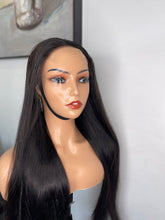 Load image into Gallery viewer, Straight 5x5 HD Lace Closure Glueless Wigs 200% Density 100% Human Hair
